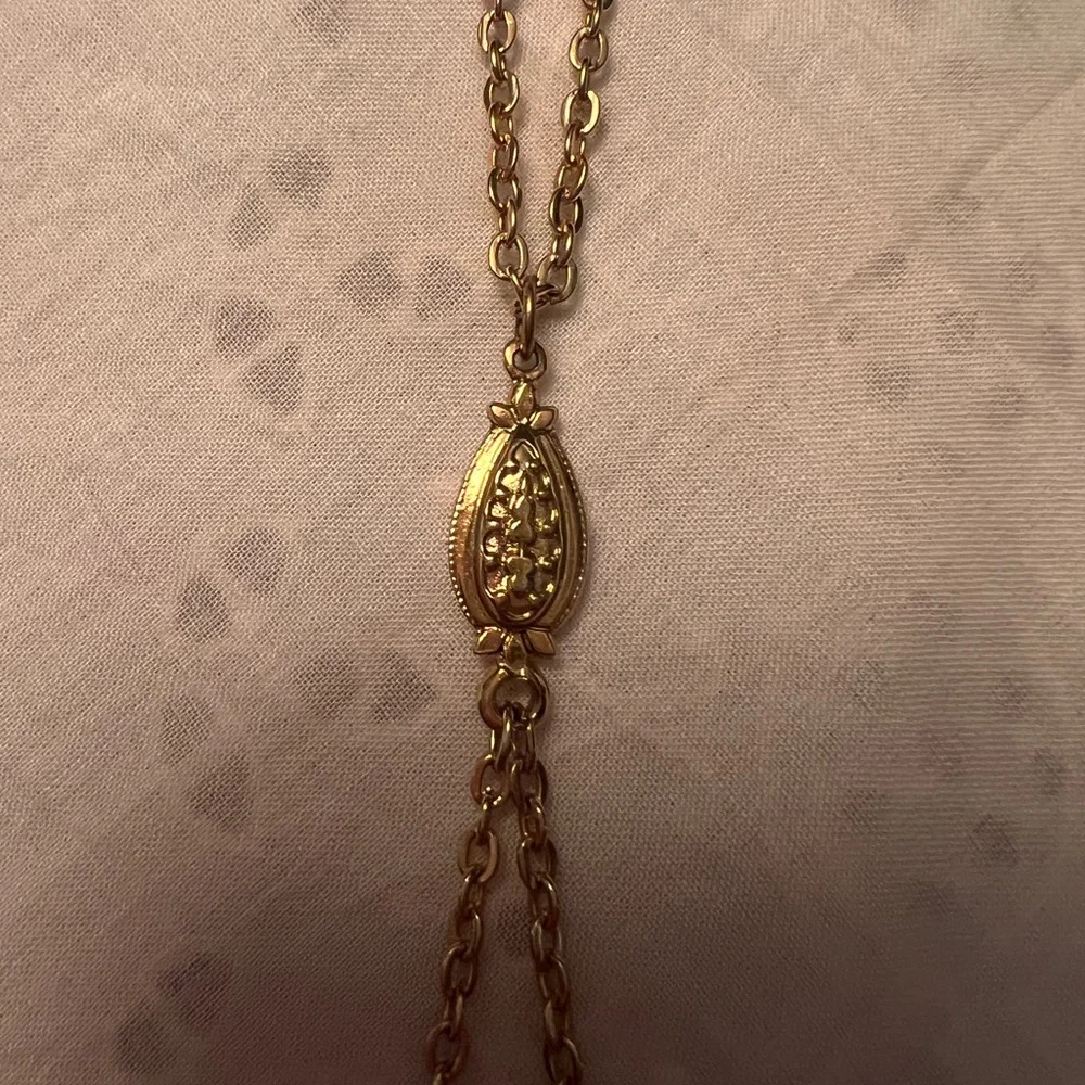 Gold Flower Oval Locket Necklace - Picture 3 of 6